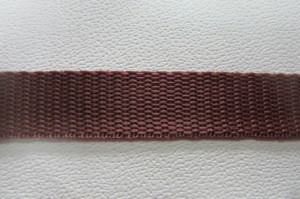 TAŚMA NOŚNA 20 MM/BRĄZOWA